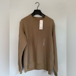 Uniqlo sweatshirt